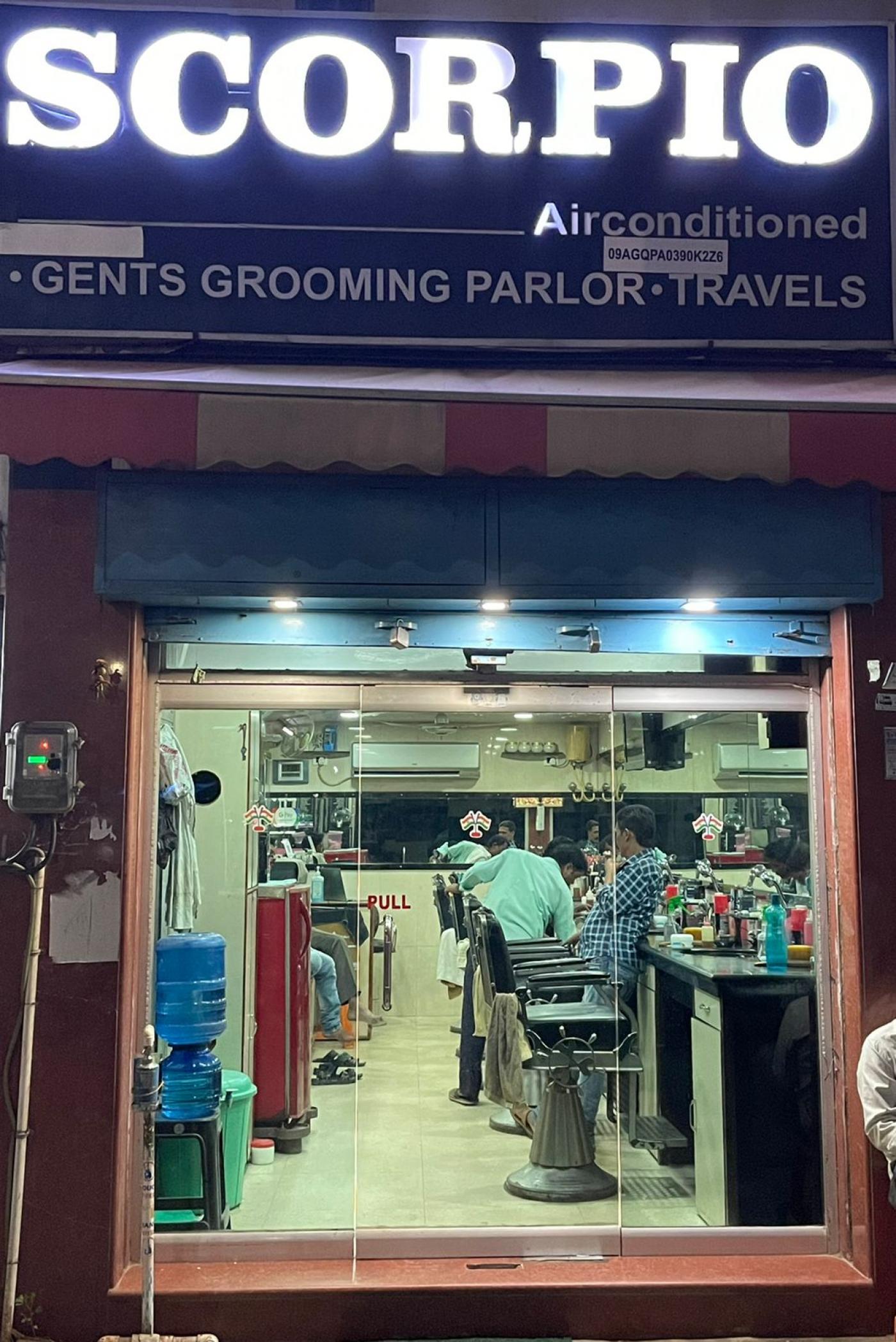 SCORPIO GENTS GROMMING PARLOUR