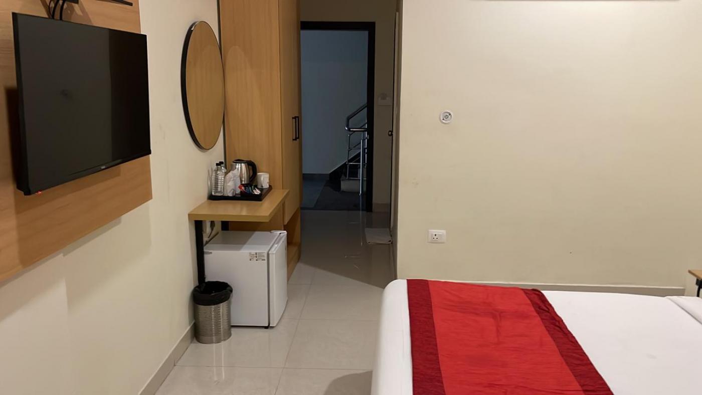 Hotel Click Yatharth Inn, Sigra