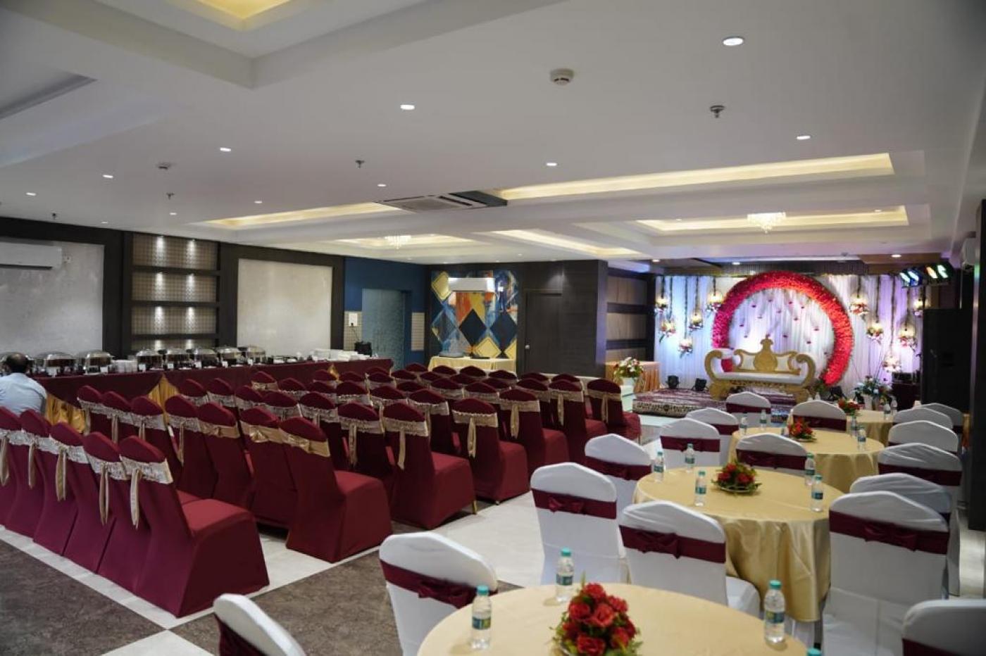 Hotel Click Yatharth Inn, Sigra