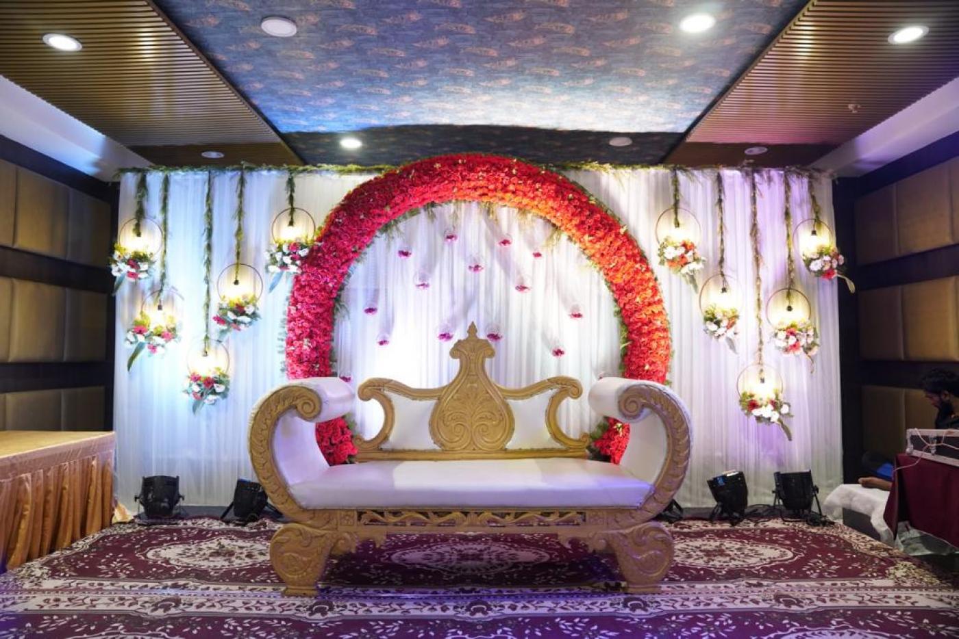 Hotel Click Yatharth Inn, Sigra